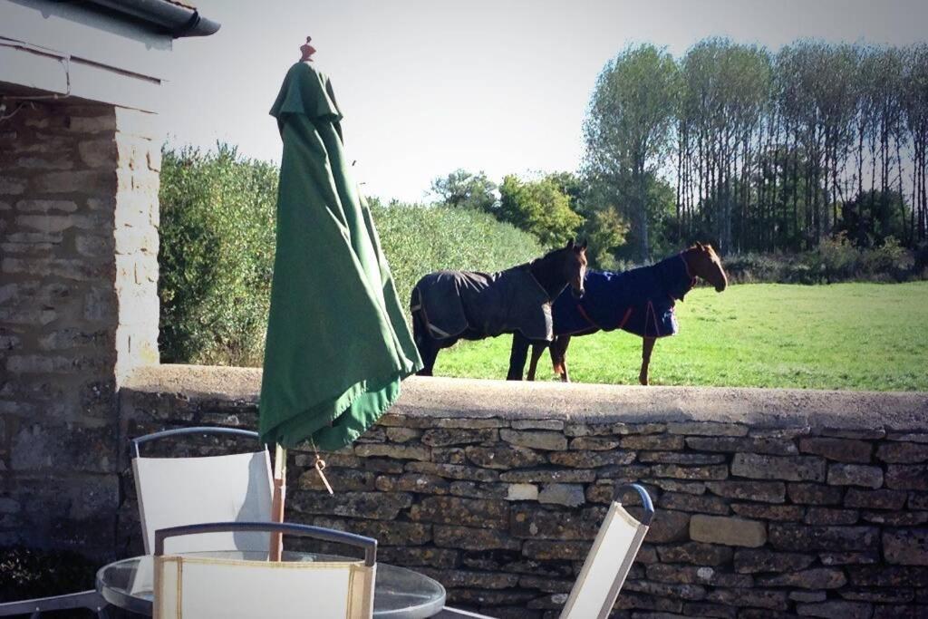 Вілла Secluded Romantic Cotswolds Barn - Sleeps 2 To 4 - Near Cirencester - Dog Friendly Kemble Екстер'єр фото